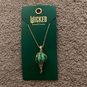 Wicked Universal Studios Wicked Wizard Of Oz Hot Air Ballon New Necklace